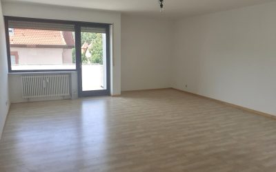 Wohnung mit schönem Schnitt und Balkon in zentraler Lage