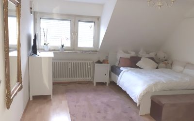 Charmante Wohnung mit überzeugendem Schnitt, Balkon und EBK